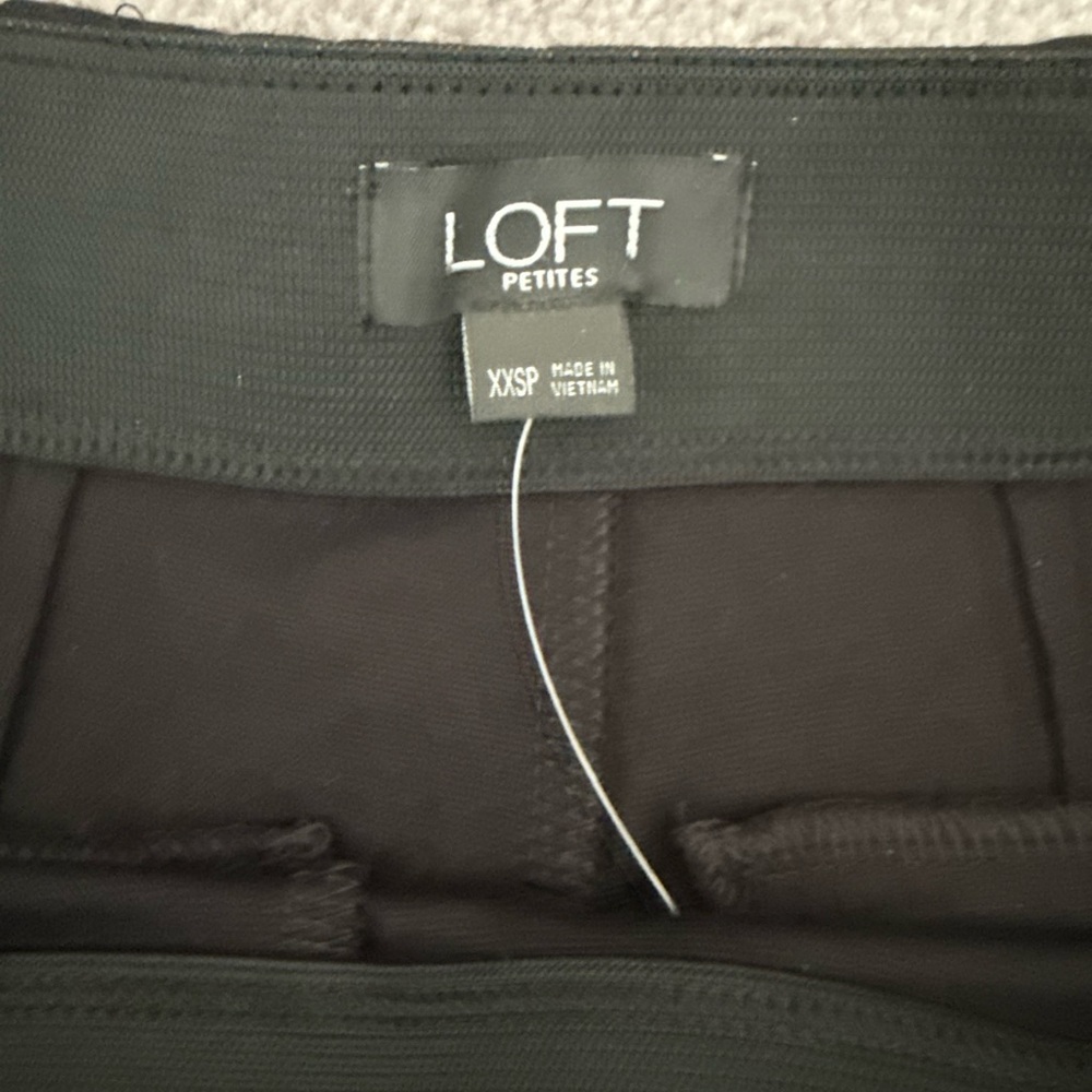 LOFT Black Petite Pants - Picture 4 of 6